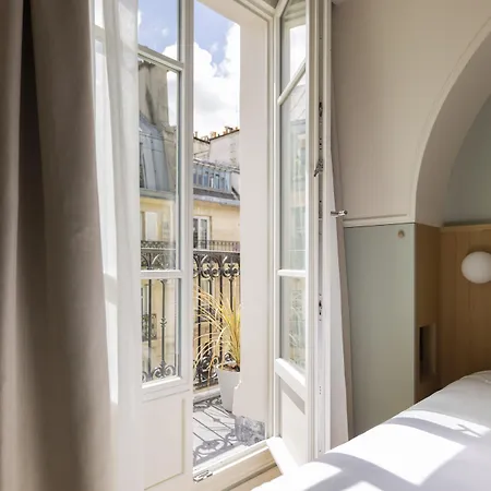 Oratio 3* Paris